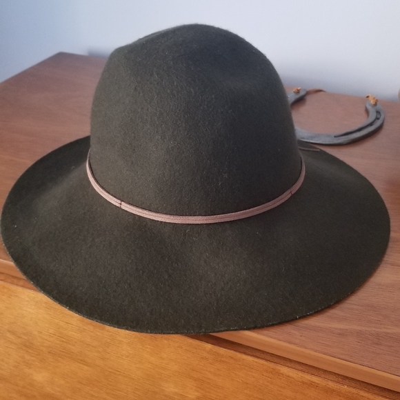 Used hat - Picture 2 of 2